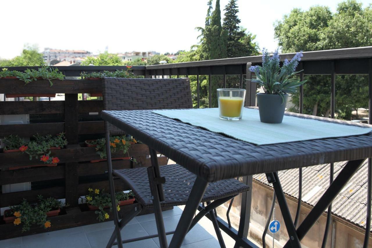 Apartment Ema Pula Bagian luar foto
