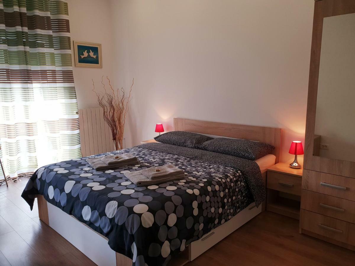 Apartment Ema Pula Bagian luar foto