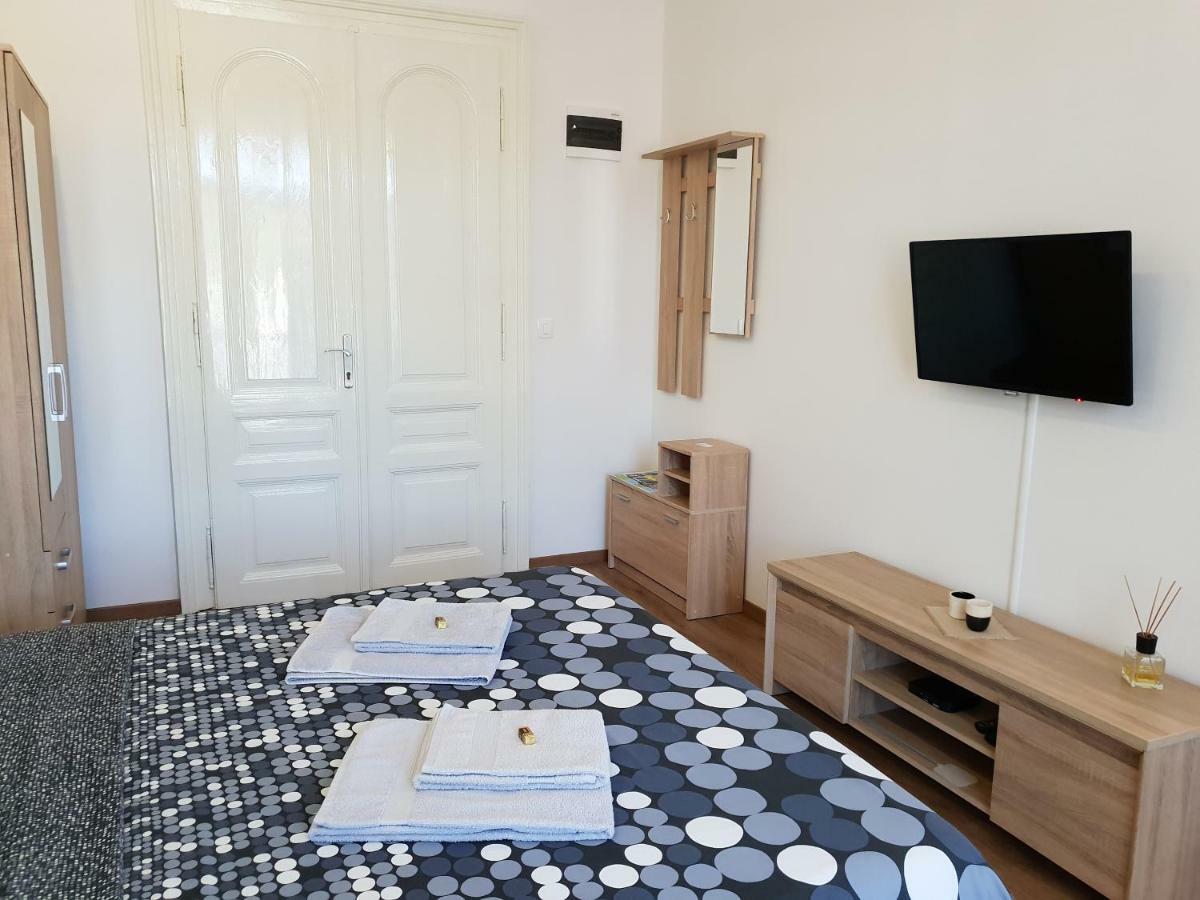 Apartment Ema Pula Bagian luar foto