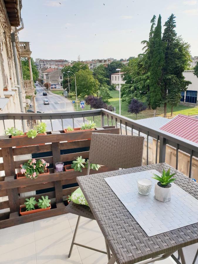 Apartment Ema Pula Bagian luar foto