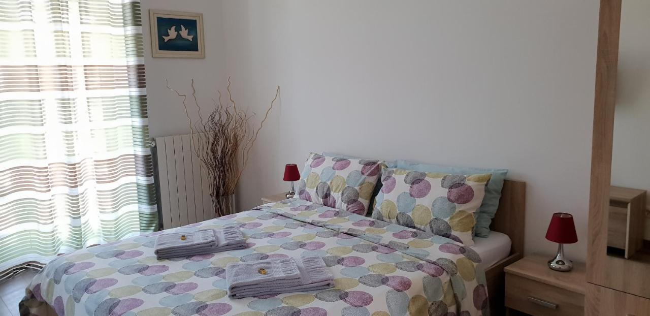 Apartment Ema Pula Bagian luar foto